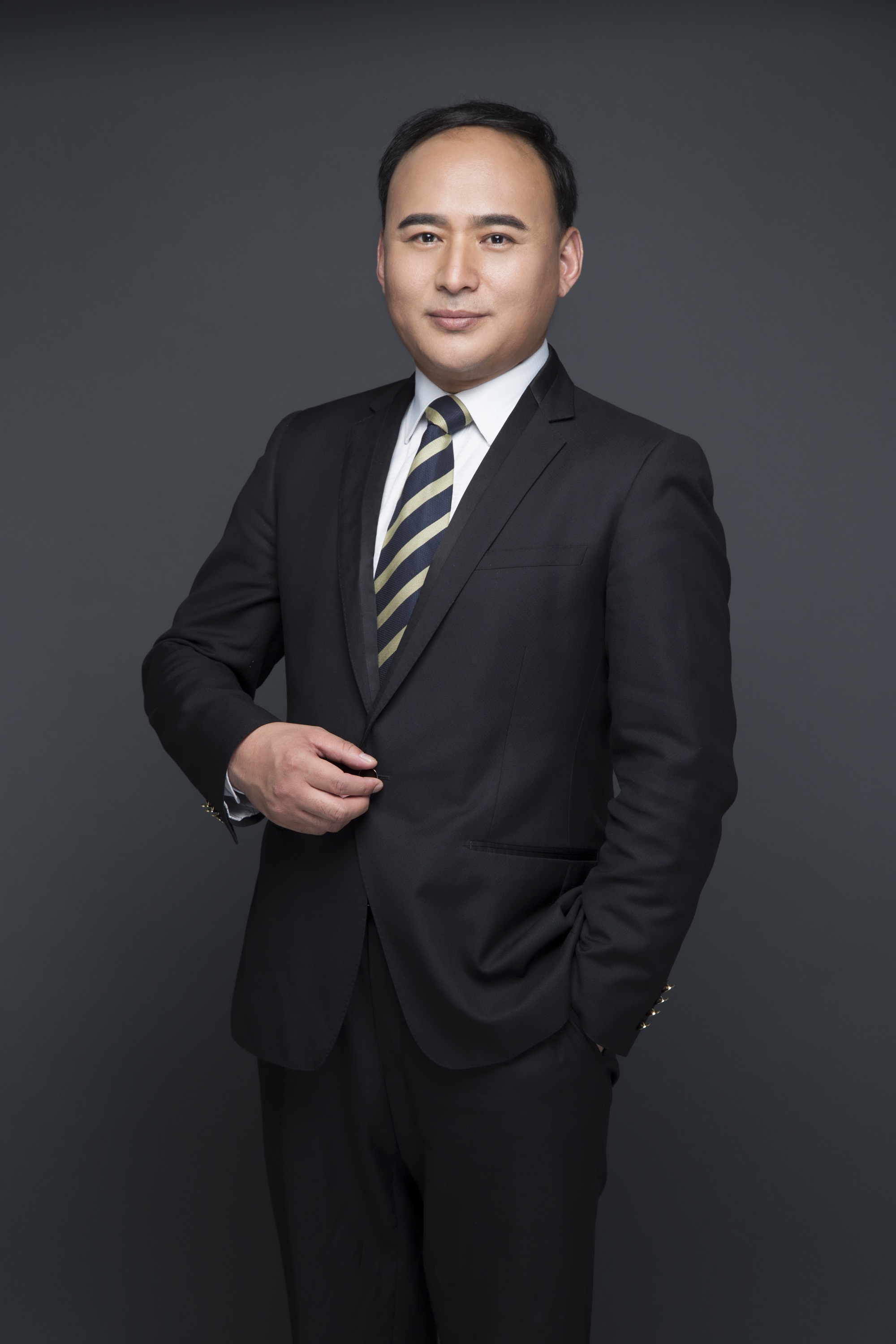 黄秀英 包装与印刷设计负责人